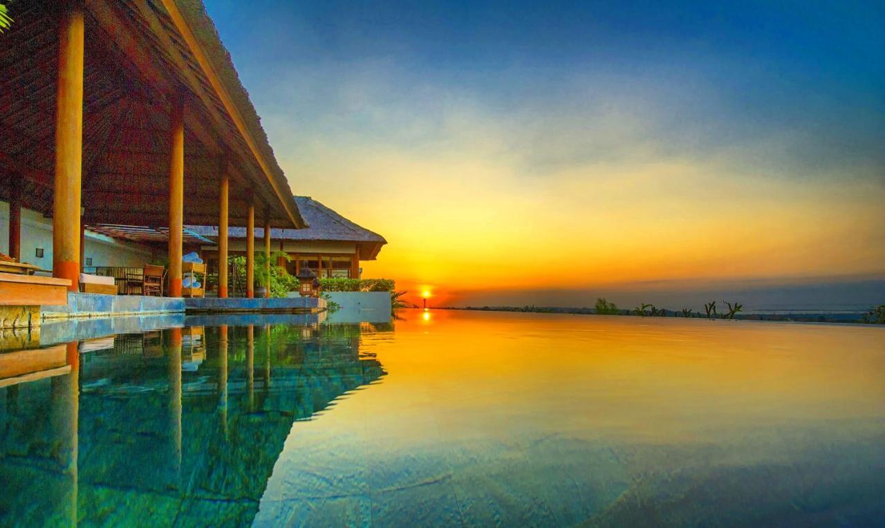 The Longhouse, Jimbaran - Bali Hotel Eksteriør billede